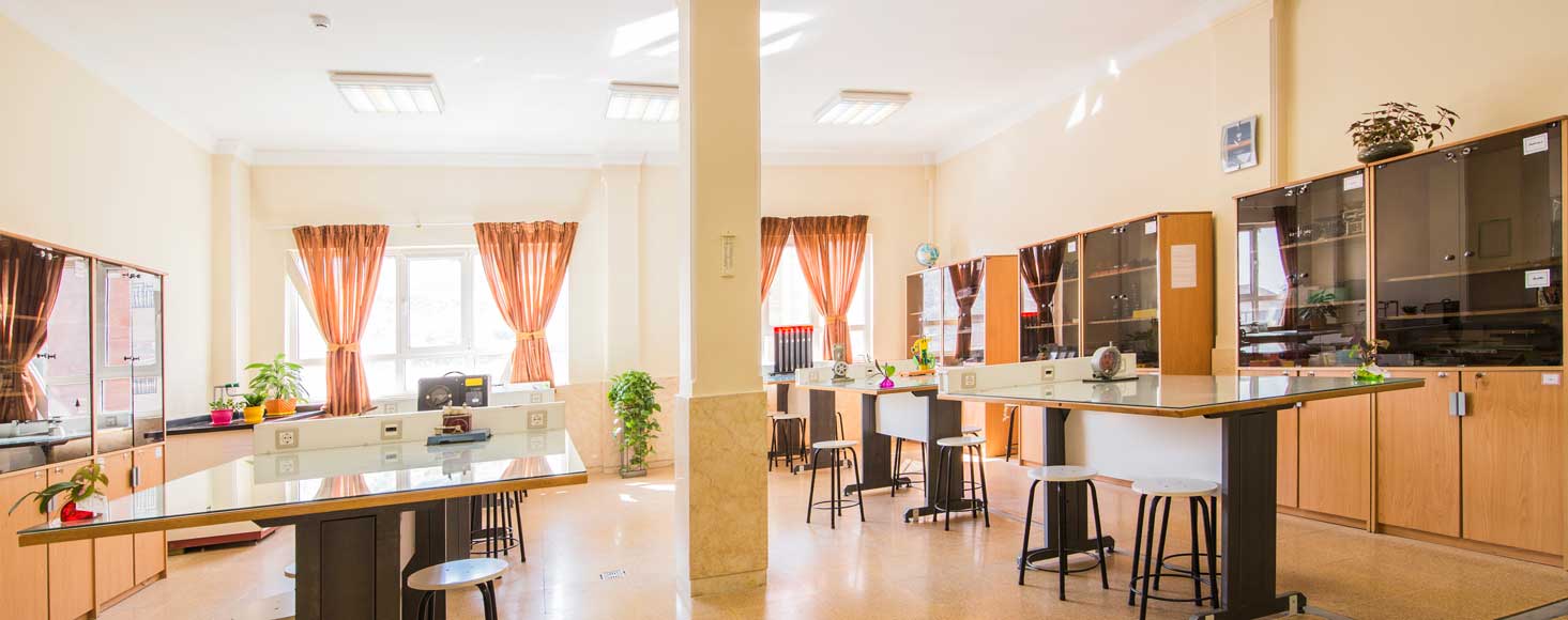  امکانات مدرسه روشنگر1